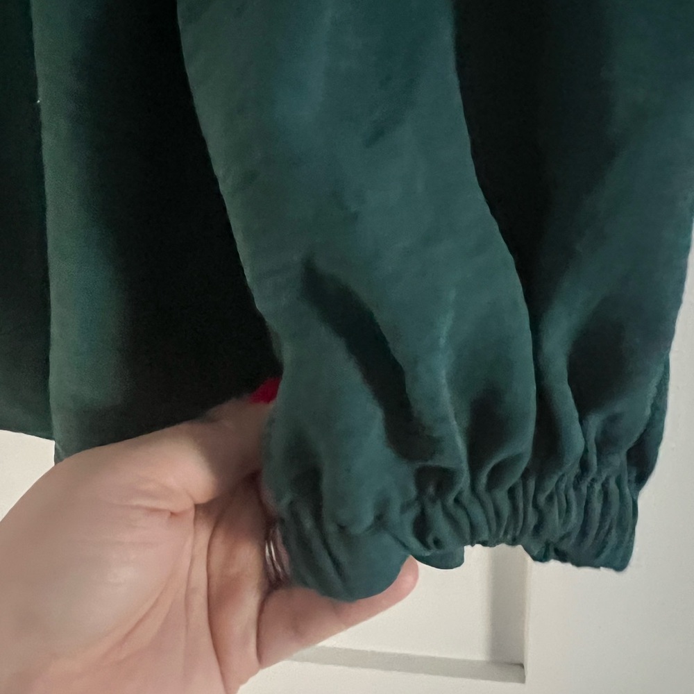Nine Britton Women’s Green Long Sleeve Blouse - Classic Crewneck - Picture 7 of 9